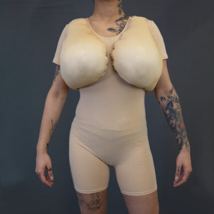 Große Brüste R_LB1